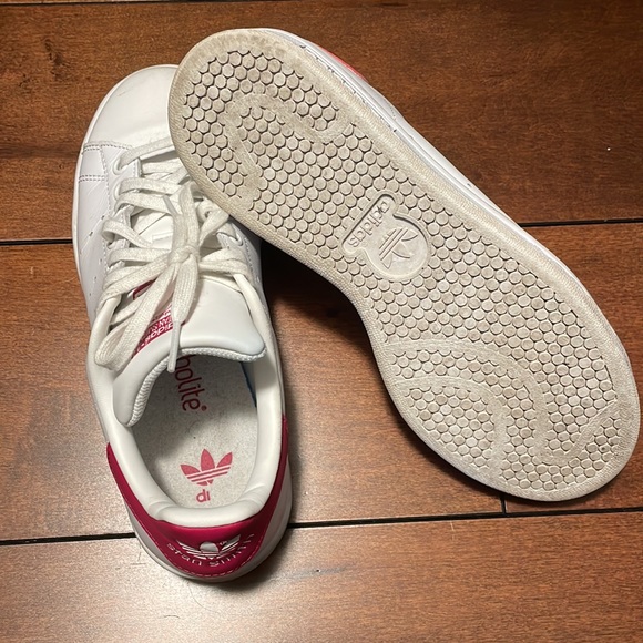 Girls/ Woman’s Adidas Stan Smith - Picture 4 of 4